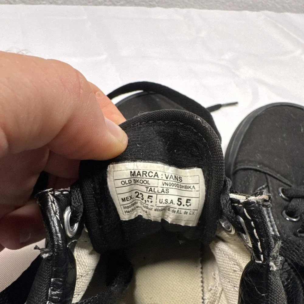 VANS Old Skool Men's Low Top Lace Up Sneakers Black  Size 5.5 US VN000D3HBKA